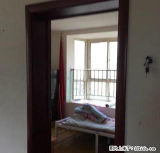 卫生局家属院5楼三室出租，设施齐全，可以拎包入住，需年付！！ - 鹤壁28生活网 hb.28life.com