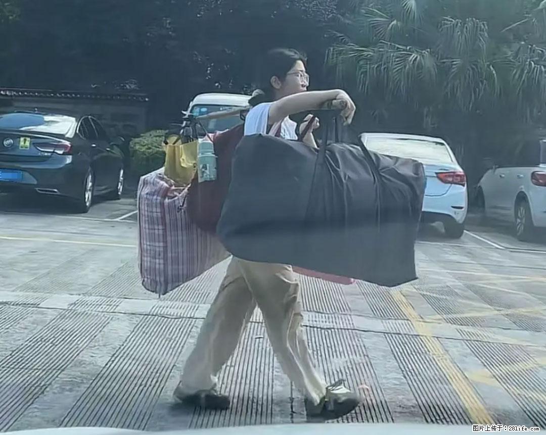 全网追的“扁担女孩”，找了一份暑假工，时薪12元 - 鹤壁生活资讯 - 鹤壁28生活网 hb.28life.com